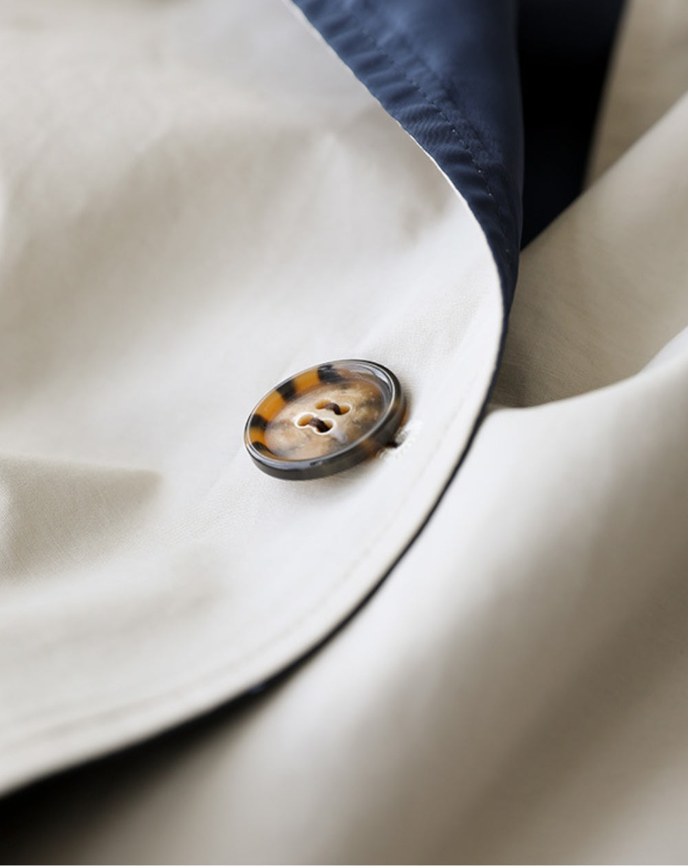 Wyrafinowany bawełniany płaszcz typu trencz w dwóch kolorach