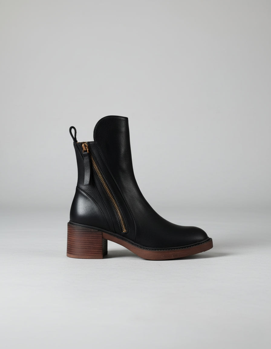 Skórzane botki na obcasie blokowym z zamkiem błyskawicznym