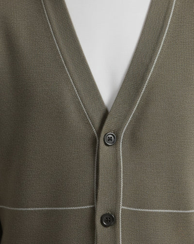 Elegancki dzianinowy kardigan z guzikami