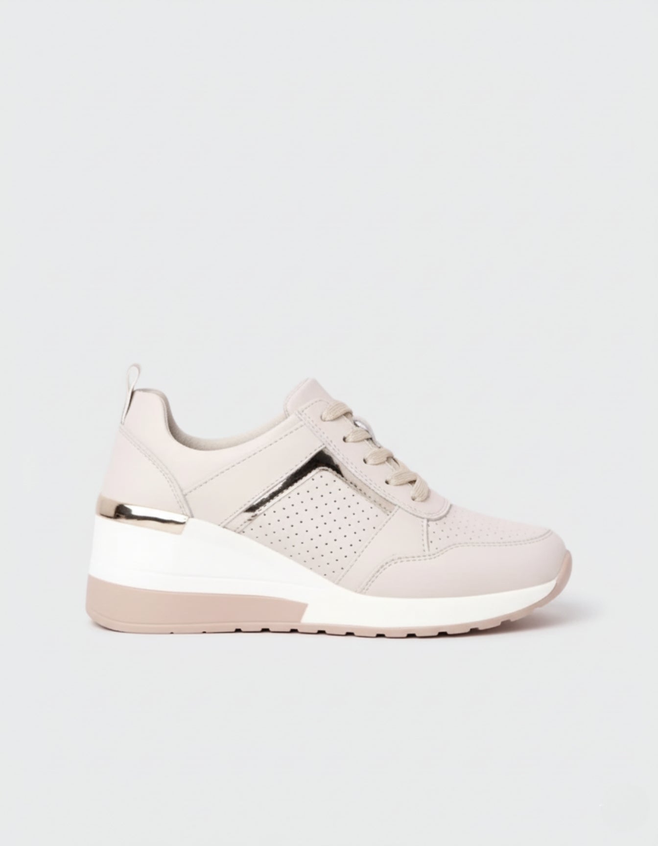 Eleganckie buty na koturnie