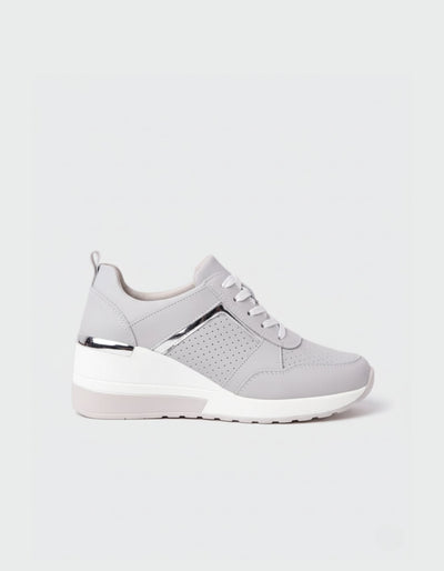 Eleganckie buty na koturnie