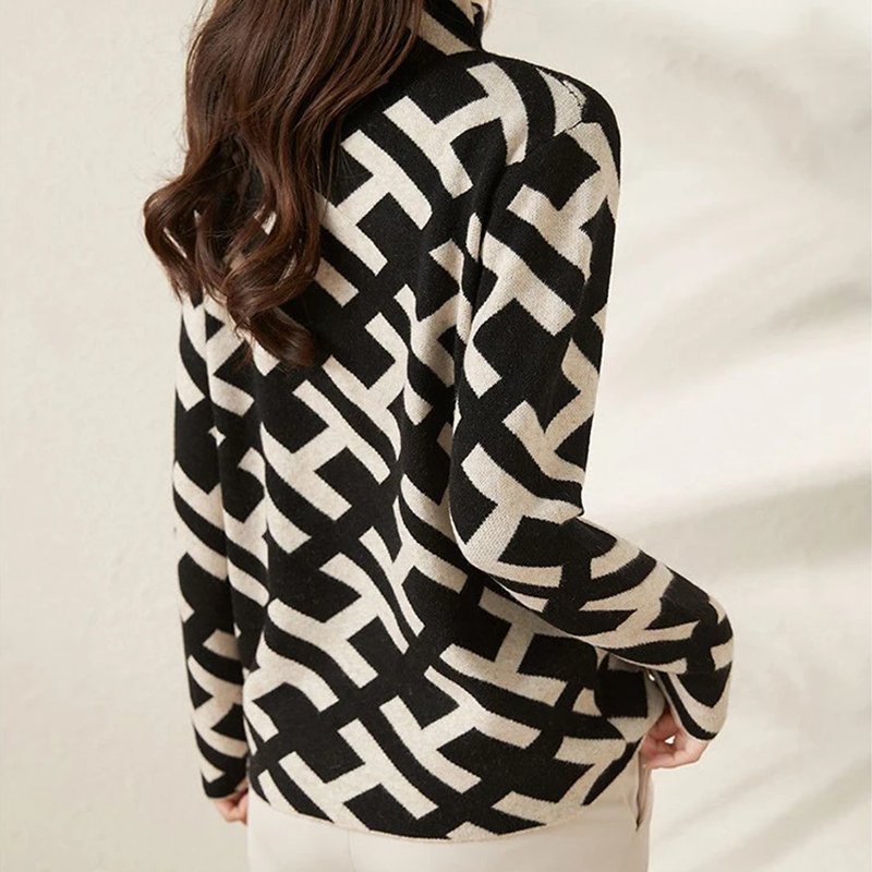 Sara – Sweter dzianinowy z eleganckimi detalami