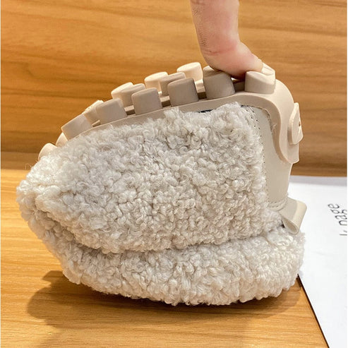 Szare buty wsuwane