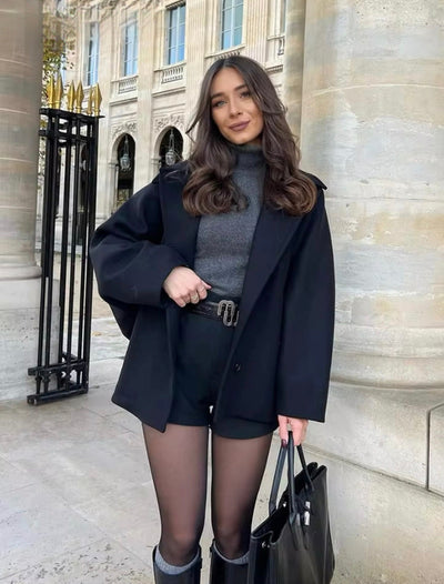 Elegancki, oversize'owy wełniany płaszcz
