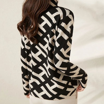 Sara – Sweter dzianinowy z eleganckimi detalami