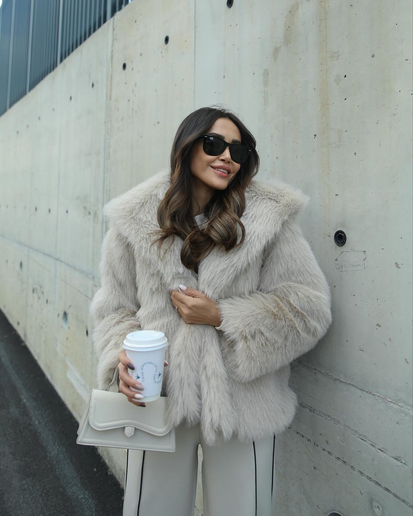 Nicole – Elegancka kurtka ze sztucznego futra